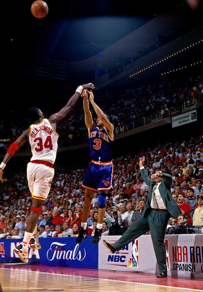 John Starks’s last-second shot is blocked by Hakeem Olajuwon